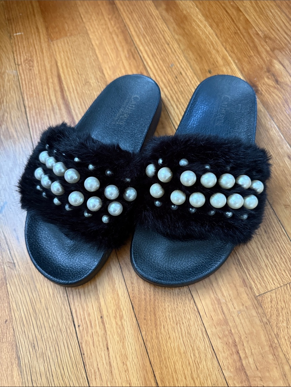 Catherine Malandrino sz 9 Black Faux Fur Slide Sandals w/ Pearl Embellishments